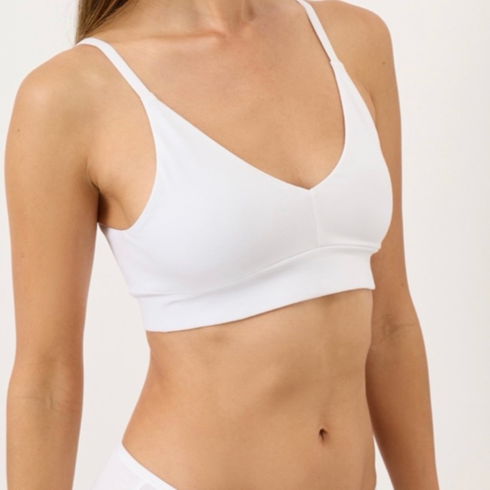 NEW Pact Women's Organic Cotton Everyday Classic T-Shirt Bra White - Medium - Picture 2 of 4
